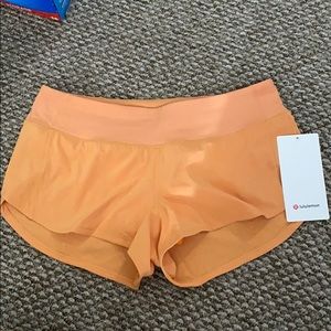 Lululemon speed up LR short 2.5” lined. Size 6.